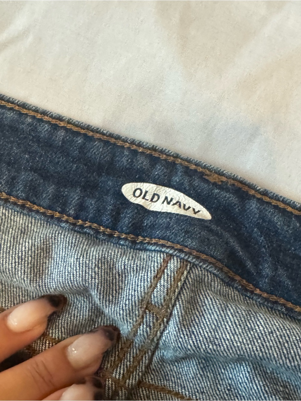 Old Navy Distressed Boyfriend Denim Shorts Size 12 Cuffed Dark Wash - Picture 3 of 4
